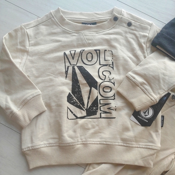 VOLCOM Baby NEW Popover Crewneck , Joggers & Beanie Set - Picture 2 of 10